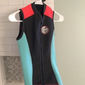 G bomb rip curl sleeveless wetsuit top